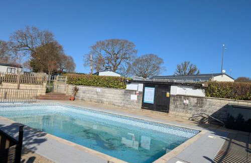 Relaxing Retreat with Hot Tub - Photo 29