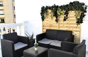 CD-Dúplex, elegante dúplex, céntrico, terraza espectacular, barrio tranquilo - Photo 1