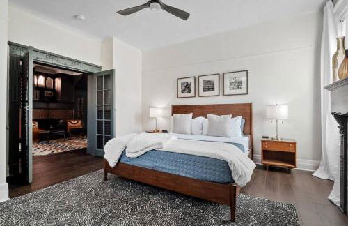 Luxury Living: Grand 7BR/5BA near Everything - Photo 14