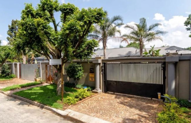 The Minimalist - Photo 52