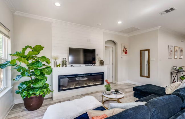 4BR Farmhouse N Po in Spencer - Photo 7