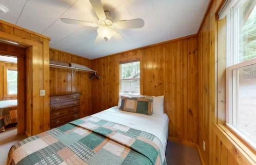 Anderson Lakeside Cabin - Photo 15