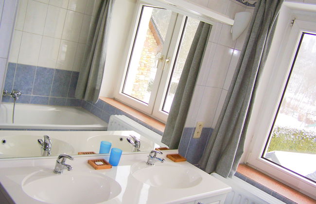 3 bedroom House in Vielsalm with garden - Photo 9