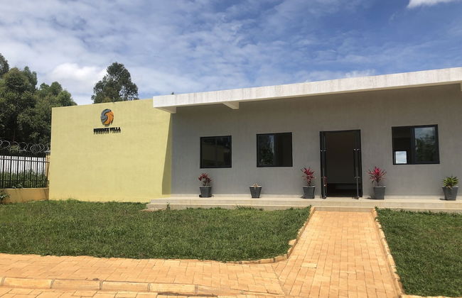 Phoenix Villa - Photo 2