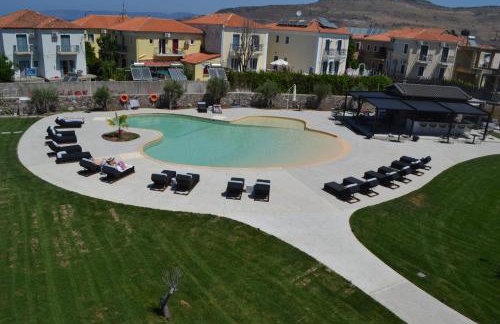 Niki Studios Sea - Front - Photo 10