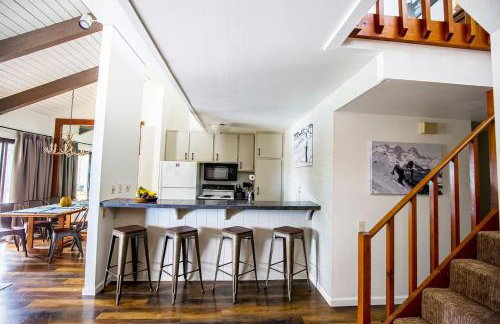 Mammoth's Best Location! 2BRLoft by Canyon Lodge - Photo 12
