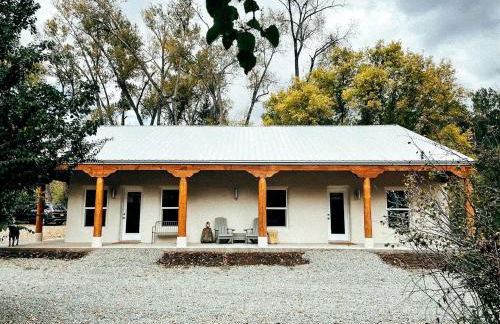 Lovely Vacation Rental on the Pecos River, New Mexico, for Tranquil Stays in Santa Fe - Foto 1