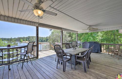 House with Dock and Slide Situated on Lake Sinclair! - Foto 23