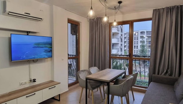 Beautiful Deluxe 2-bed Apartment in Sunny Beach - Foto 5, Zona de estar