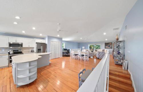 Jensen Beach pool home w/ Guest Suite - Photo 11