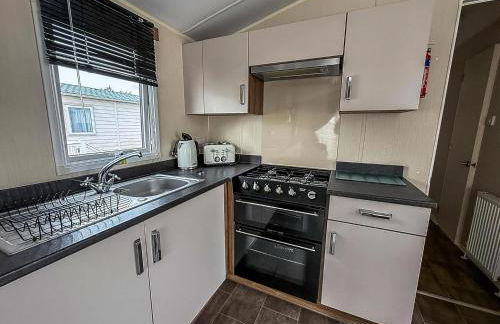 Caravan With Large Decking At Coopers Beach Holiday Park Ref 49012Sv - Foto 13