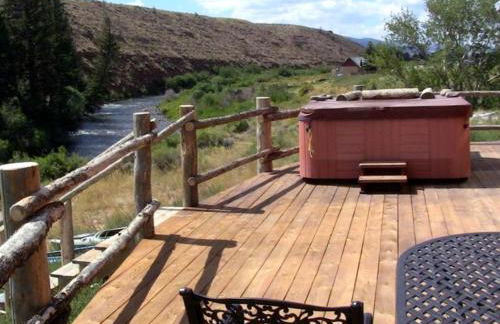 Rustic Riverside Cabin with Hot Tub in Dubois, Wyoming - Foto 9