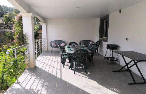 Rez de Villa au calme piscine chauffée, terrain pétanque - Photo 15