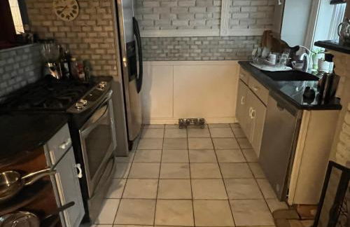 2 Br Victorian Apt 2800 sq ft 2 floors with Full Kitchen 2 baths and Laundry - Foto 15