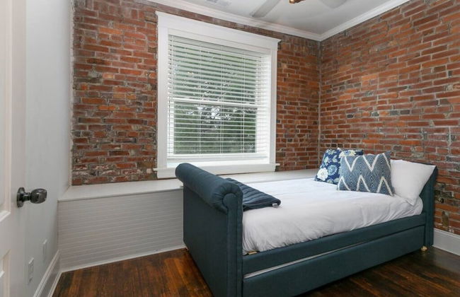 Cozy Family Home - Walk to MO Botanical Gardens - Photo 7