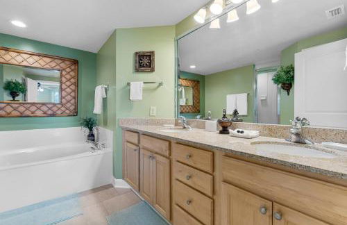 Beachfront Bliss Luxe 3BR Condo at Marisol Complex - Foto 10