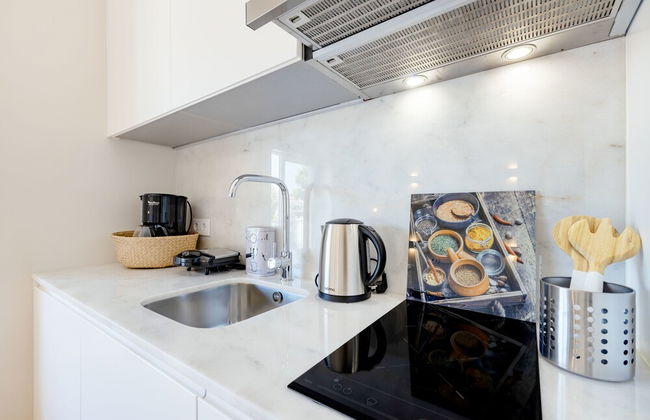 Porto Downtown Studio with Balcony - Foto 7