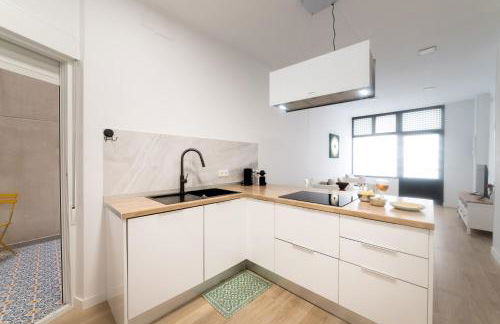 Moonkey - Apto. Albéniz, con acogedor patio - Photo 7