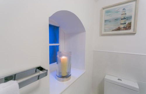 Sailors Return - Photo 19