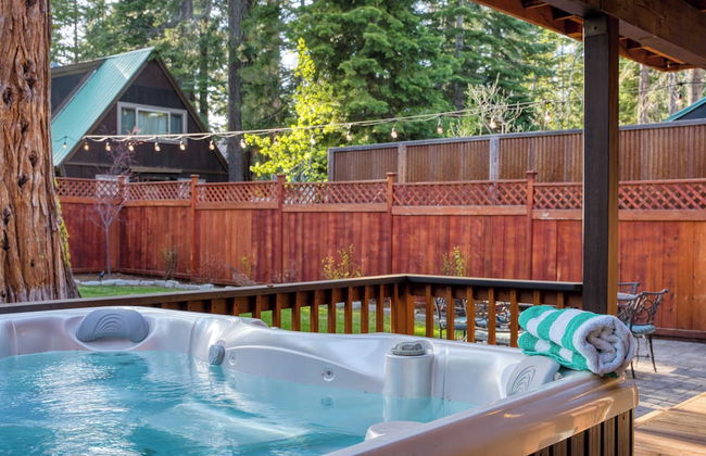 Washoe Chalet by Avantstay Game Room, Hot Tub, Putting Green & Fire Pit - Foto 36