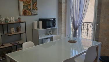 Maison de ville dans une citée médiévale - Photo 1