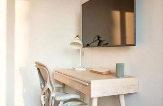 Modern Designer Stunning Hudson Views Corner Unit - Photo 10