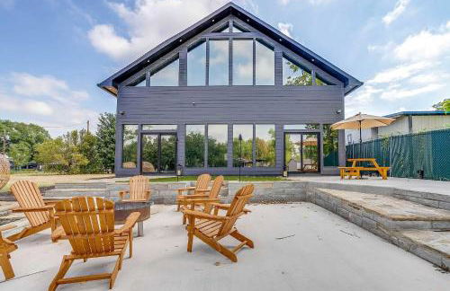 Waterfront Granbury Home with Electric Fireplace! - Foto 1