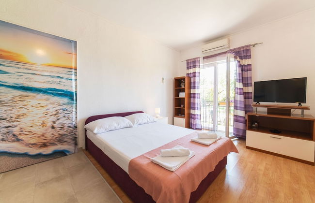 Tranquil and Stylish Apartment Kastel Novi - Photo 3