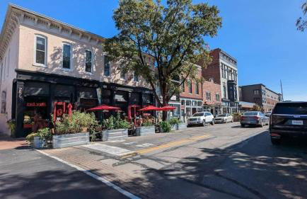 Stylish Home in Historic District Near Riverwalk - Foto 80