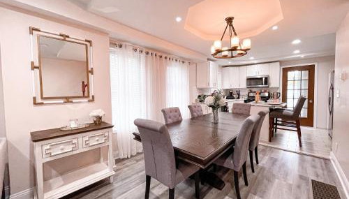 Cheerful & Modern Home w/ a Walkout Deck Area - Foto 3