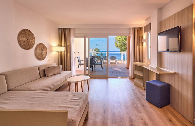 Universal Aparthotel Don Camilo - Photo 19