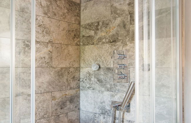 Terraced Townhouse Close to City Centre - Photo 25