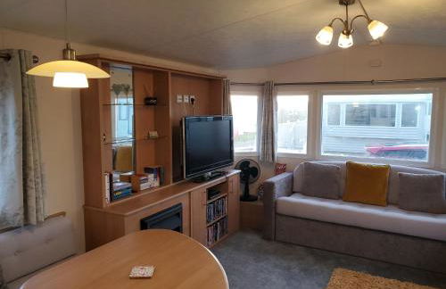 Parkdean Kessingland Beach Holiday Chalet - Photo 1