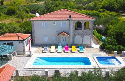 Vila Nova with private heating pool and jacuzzi - Foto 1