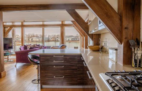 Lakeside Cotswolds Retreat with Private Hot Tub set on Lower Mill Estate - Photo 39