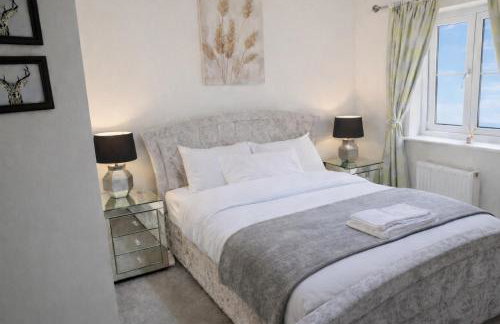 Spacious 4 Bedroom House in Milton Keynes for Families, Groups and Contractors - Foto 6