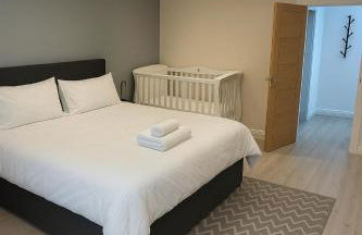 Spacious Apartment, steps away from Heaton Park - Foto 1