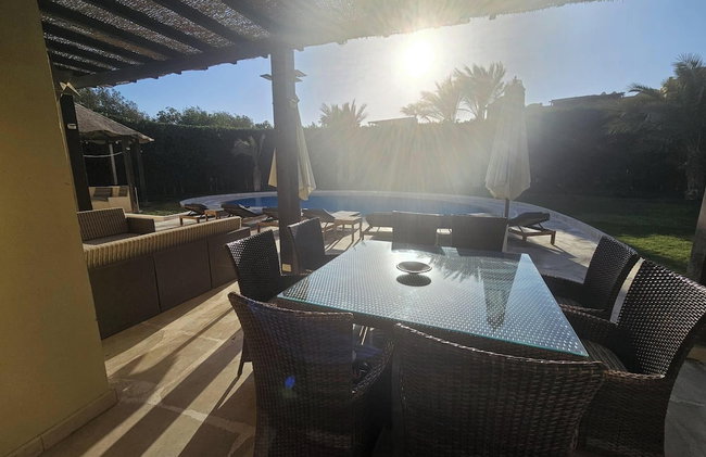 Villa Sleeps 6 With Heated Pool & Garden - Foto 32
