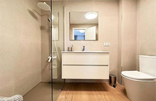 Your Poolside Paradise by the Sea - Foto 10