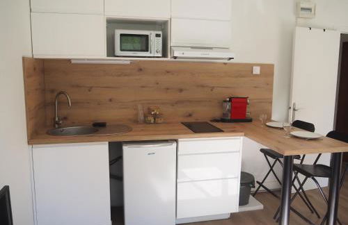 Terrasse, vue sur jardin arboré et place de parking - Foto 9