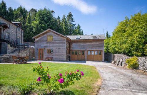 Leighton Banks - Photo 1