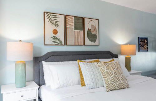 Modern Mountain View Getaway w Huge Outdoor Space - Foto 25