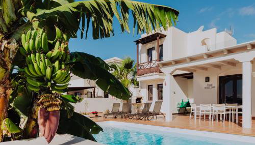 Villa Sunset Faro Deluxe & Spa Pool - Foto 1, Garden, sunbed, Garden view