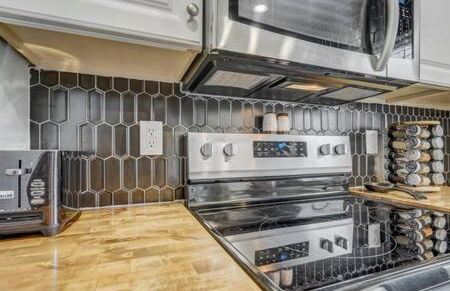 Vibrant Watermelon - Hot Tub, BBQ-Grill, King-Bed, Backyard, Parking - Foto 28