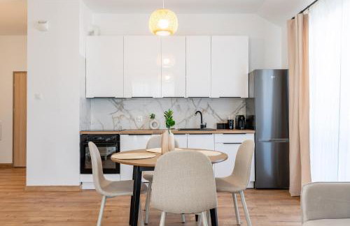 LUBAVA apartment z garażem podziemnym i klimatyzacją, Netflix, TV55', winda - Foto 10