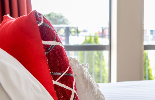 Coleraine Suites & Apartments - Photo 11