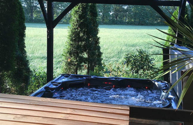 Alluring Holiday Home in Reutum-Weerselo with Hot Tub - Foto 24