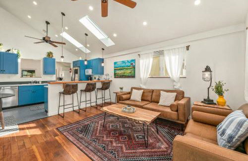 Vibrant Downtown Bungalow – Walk Everywhere! - Foto 6