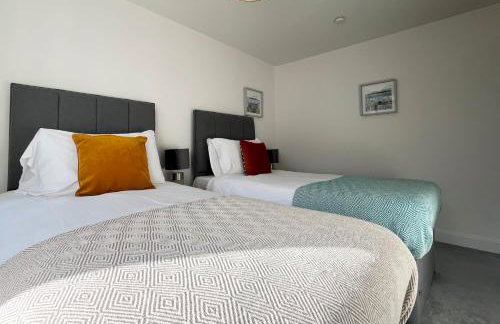 Beautiful 3 Bed Townhouse with Parking, close to Sea Front - Photo 19