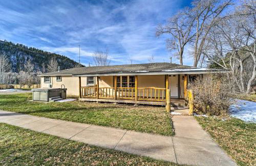 Dolores Ranch Cabin with Hot Tub and 1-Acre Yard! - Foto 1